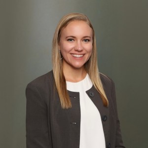 Headshot of Sarah Robinson